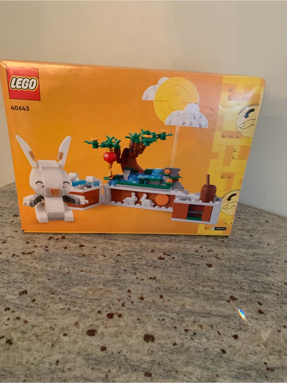 LEGO seasonal jade white  Bunny and Garden Playset - Kids Toys